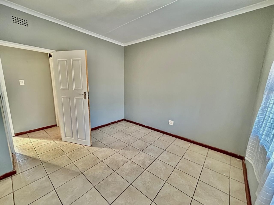 To Let 3 Bedroom Property for Rent in Geelhoutpark North West